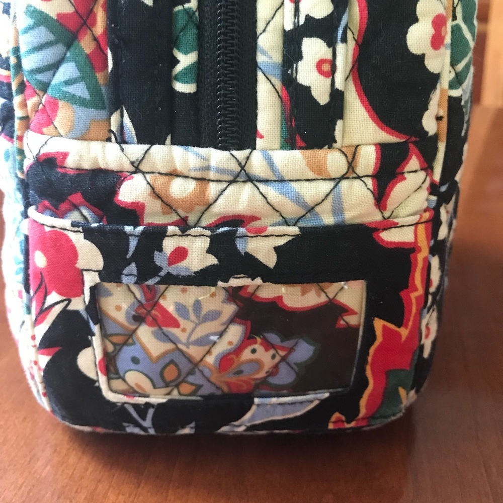 VERA BRADLEY Let’s Do Lunch Bag in Versailles Pattern - Picture 5 of 16